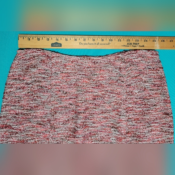 St. John Collection Pink / Red / Mauve Tweed Boucle Pencil Skirt Size 8 - Picture 6 of 9